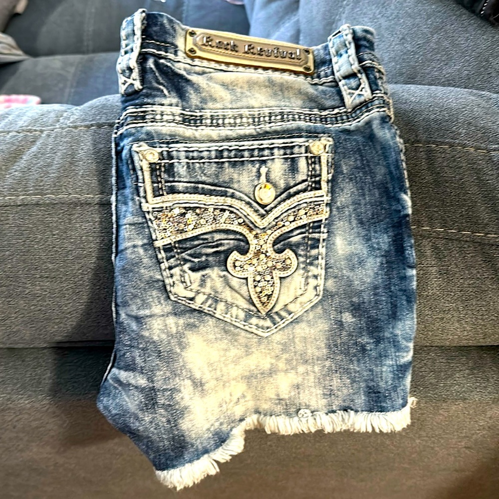 New without tag “Leni” easy short rock revival
